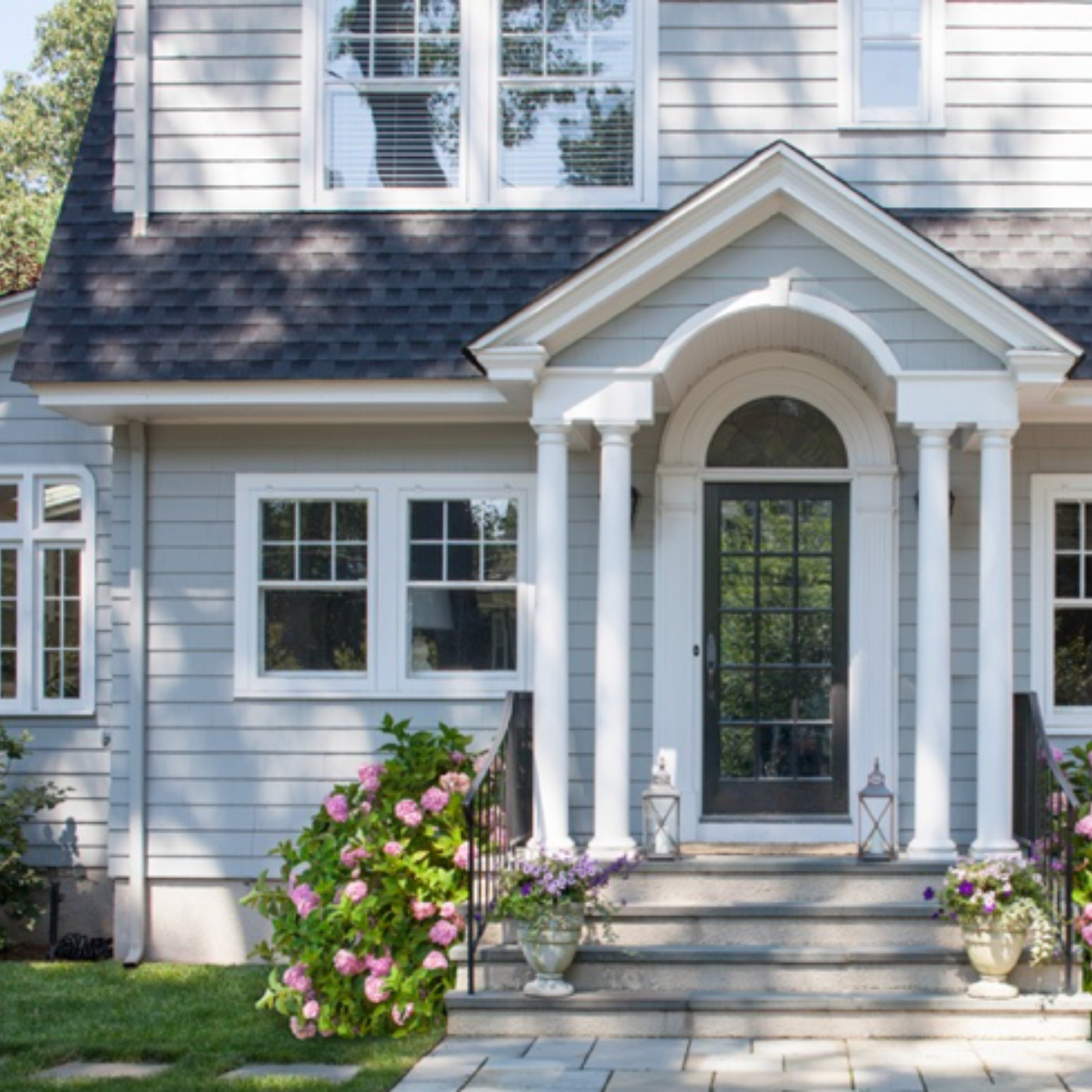 Benjamin Moore Aura Exterior Low Lustre/Eggshell