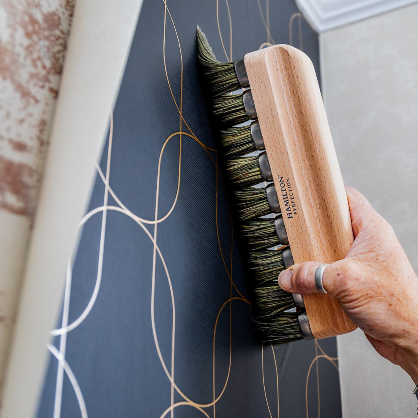 Hamilton Perfection 9 Ring Paperhanging Brush