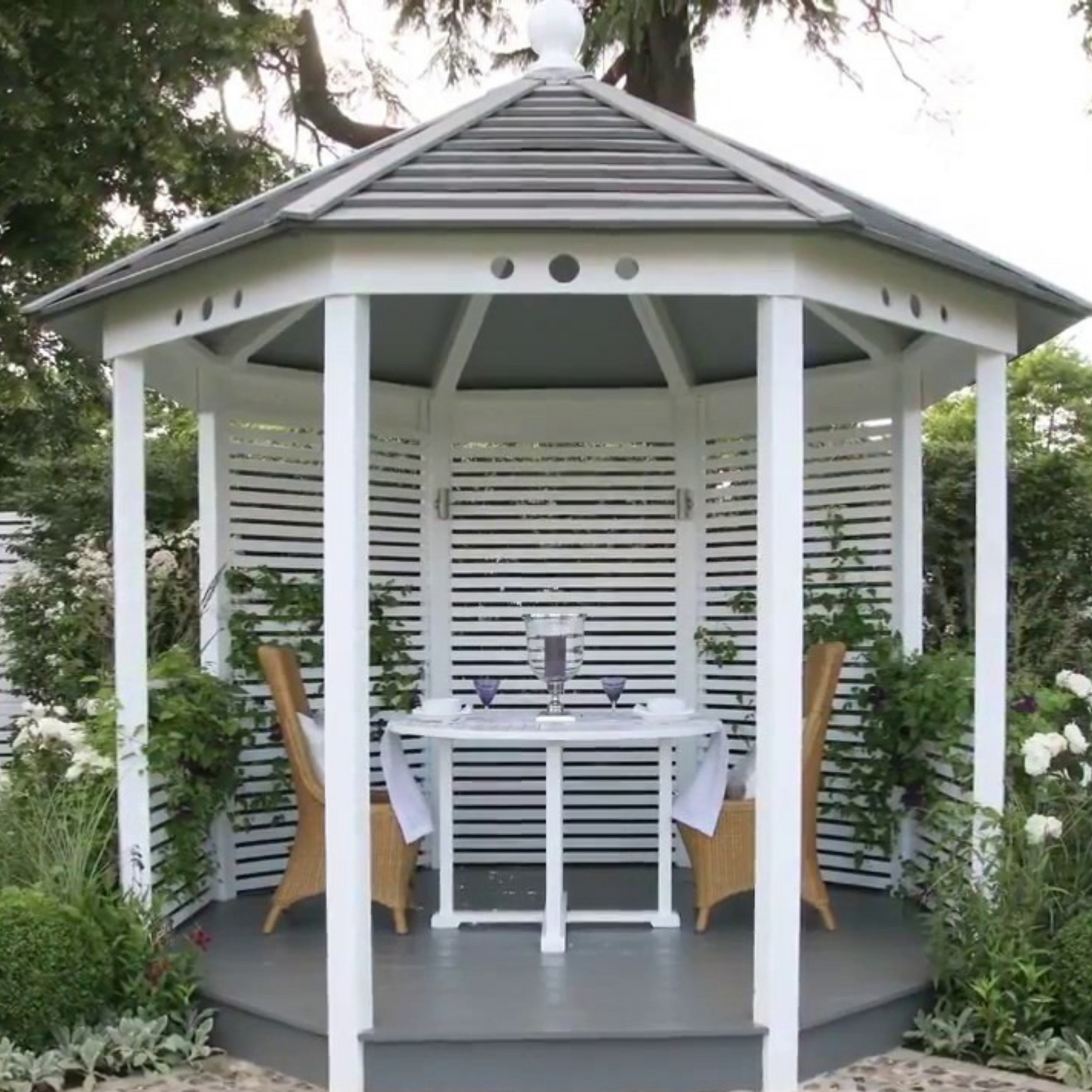 Sadolin Superdec Opaque Multi Surface Paint Super White Satin (Water-Based)