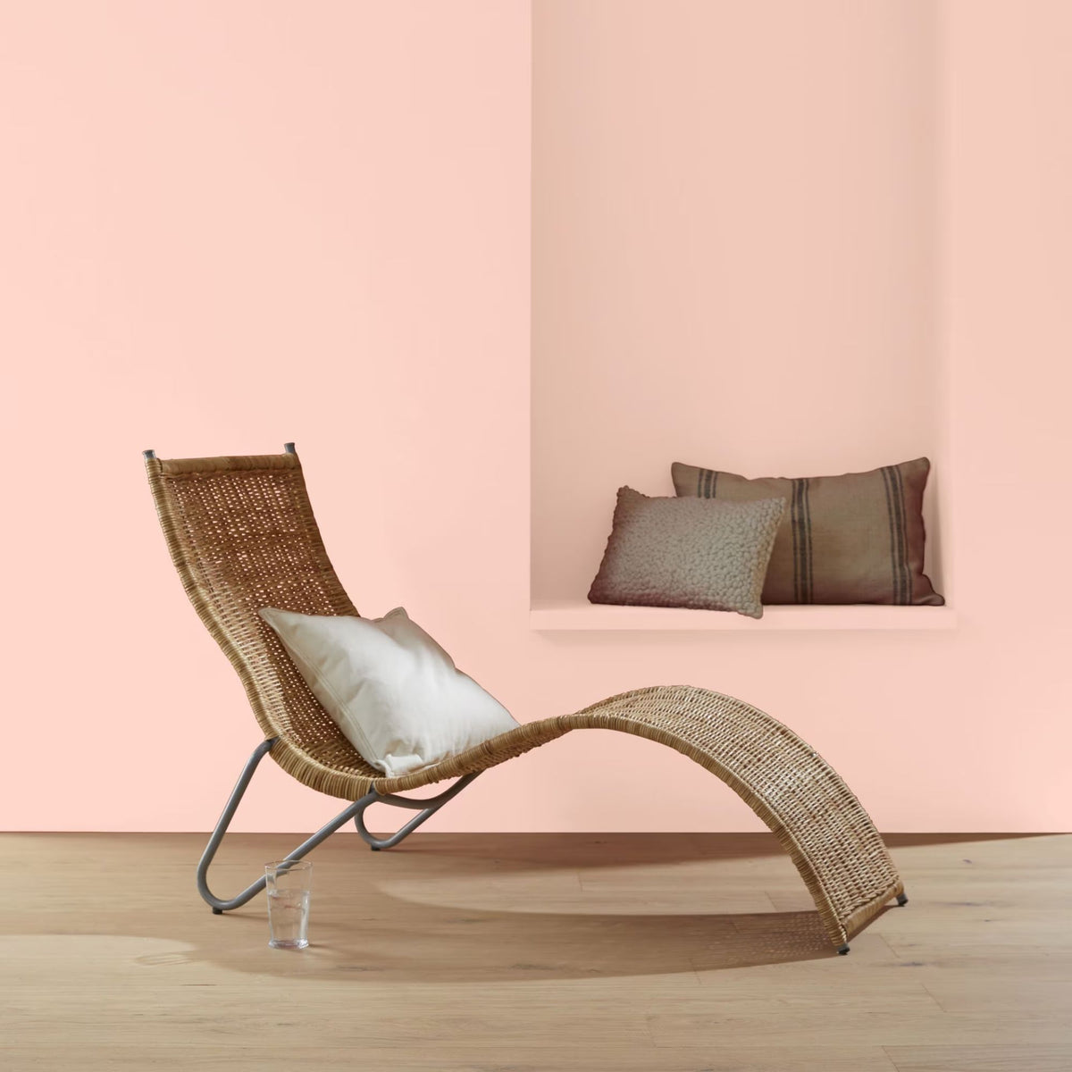 Bermuda Pink (016) - Benjamin Moore