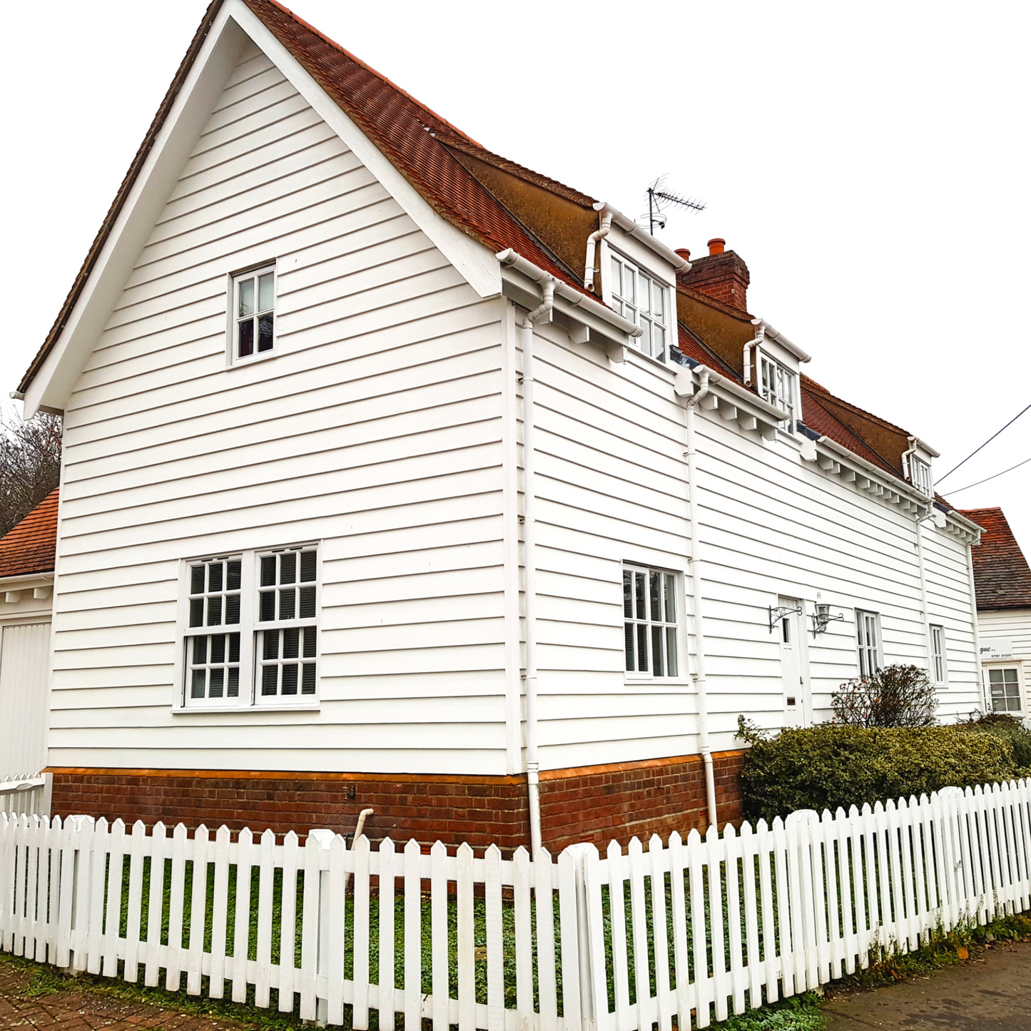 Bedec Barn Paint Satin White