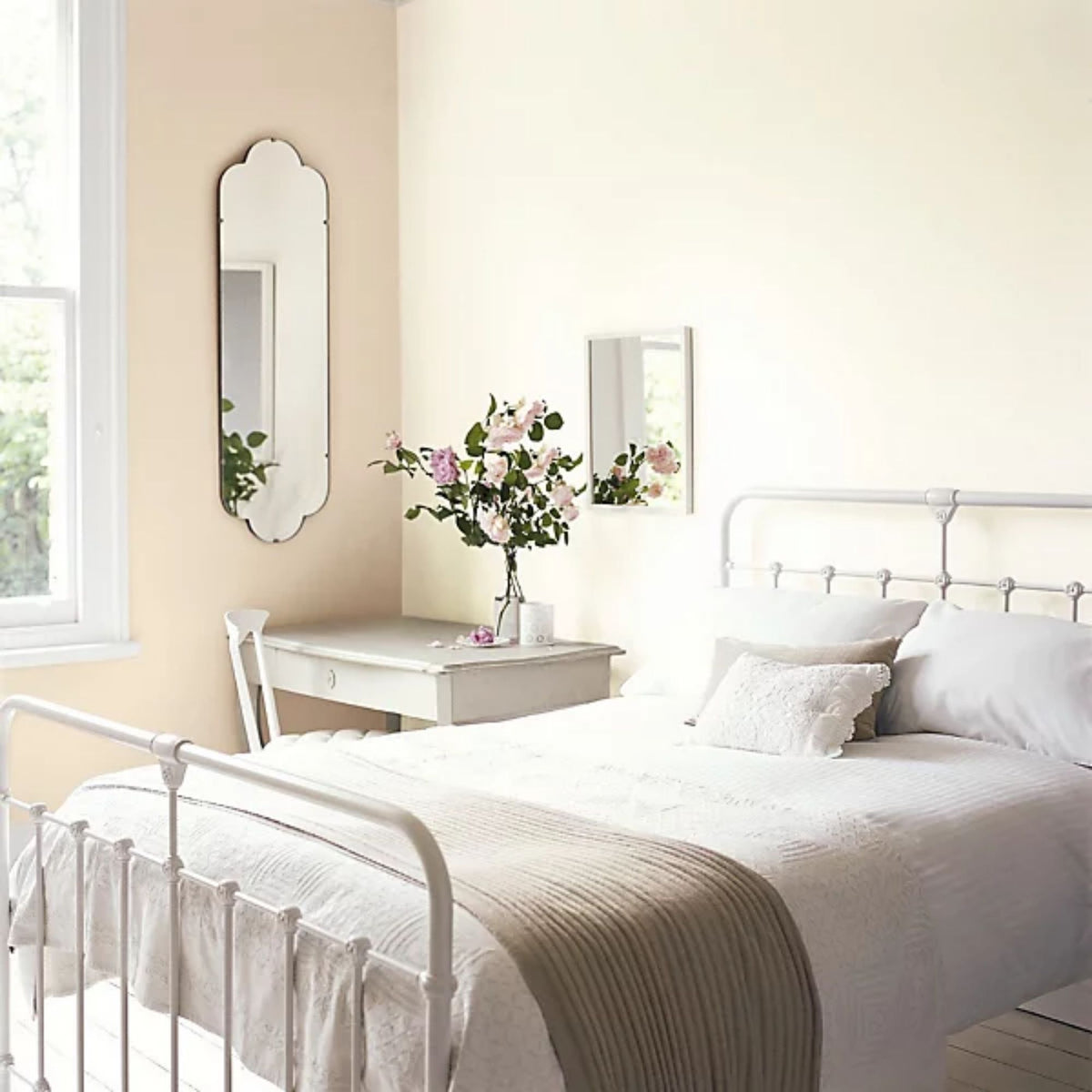 Fine Cream - Dulux / Armstead